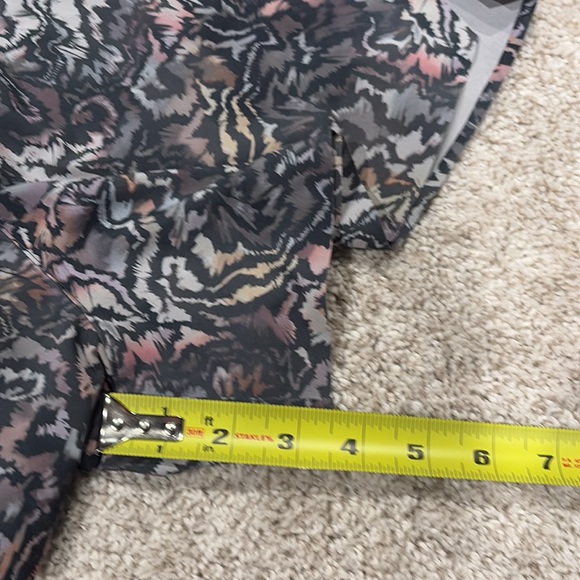 EUC Athleta Crossroads Shorts - XS - Picture 9 of 9